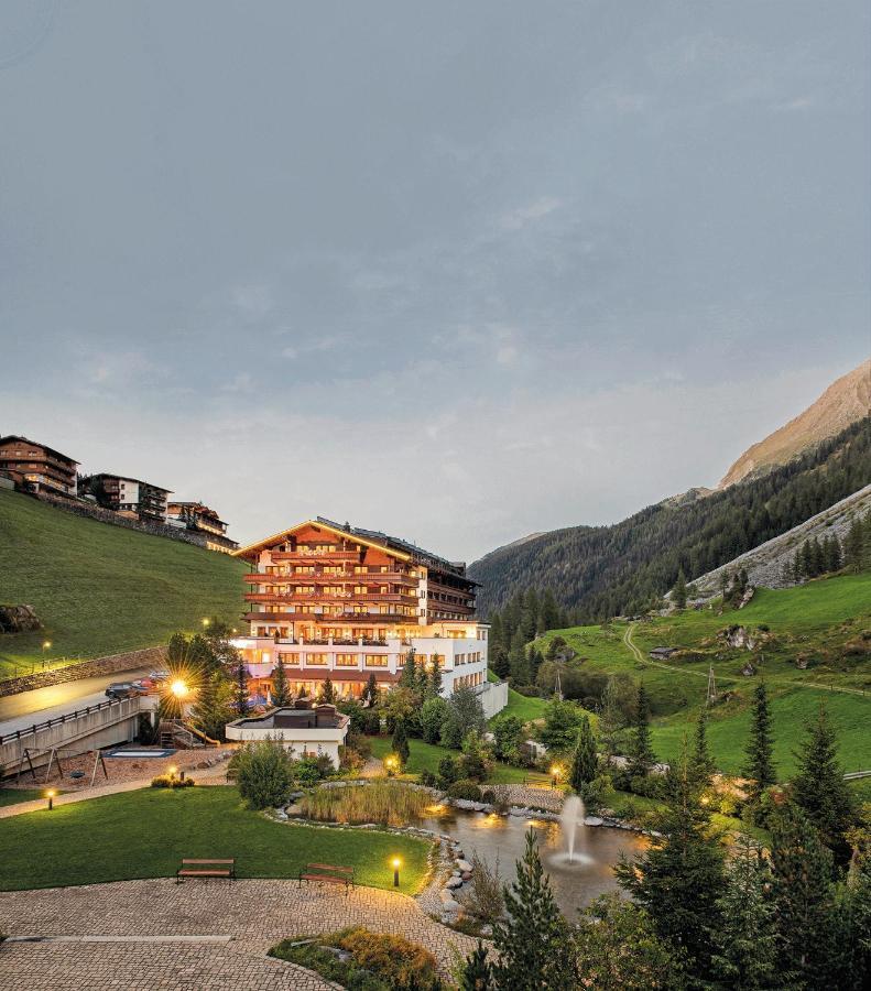 Hotel Alpenhof Tux Exterior photo