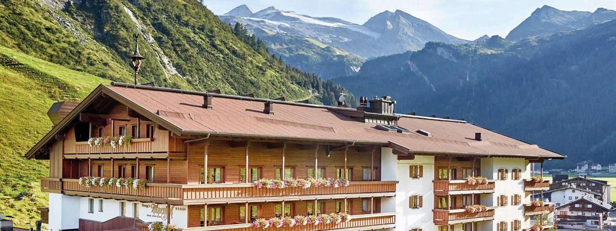 Hotel Alpenhof Tux Exterior photo